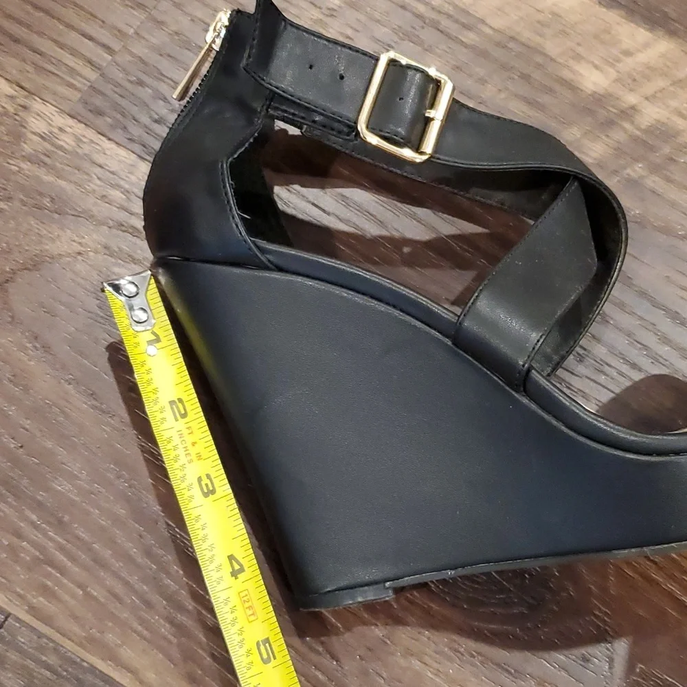 Jessica Simpson black wedge heels - Picture 6 of 8